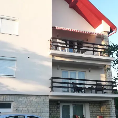 Napola 公寓